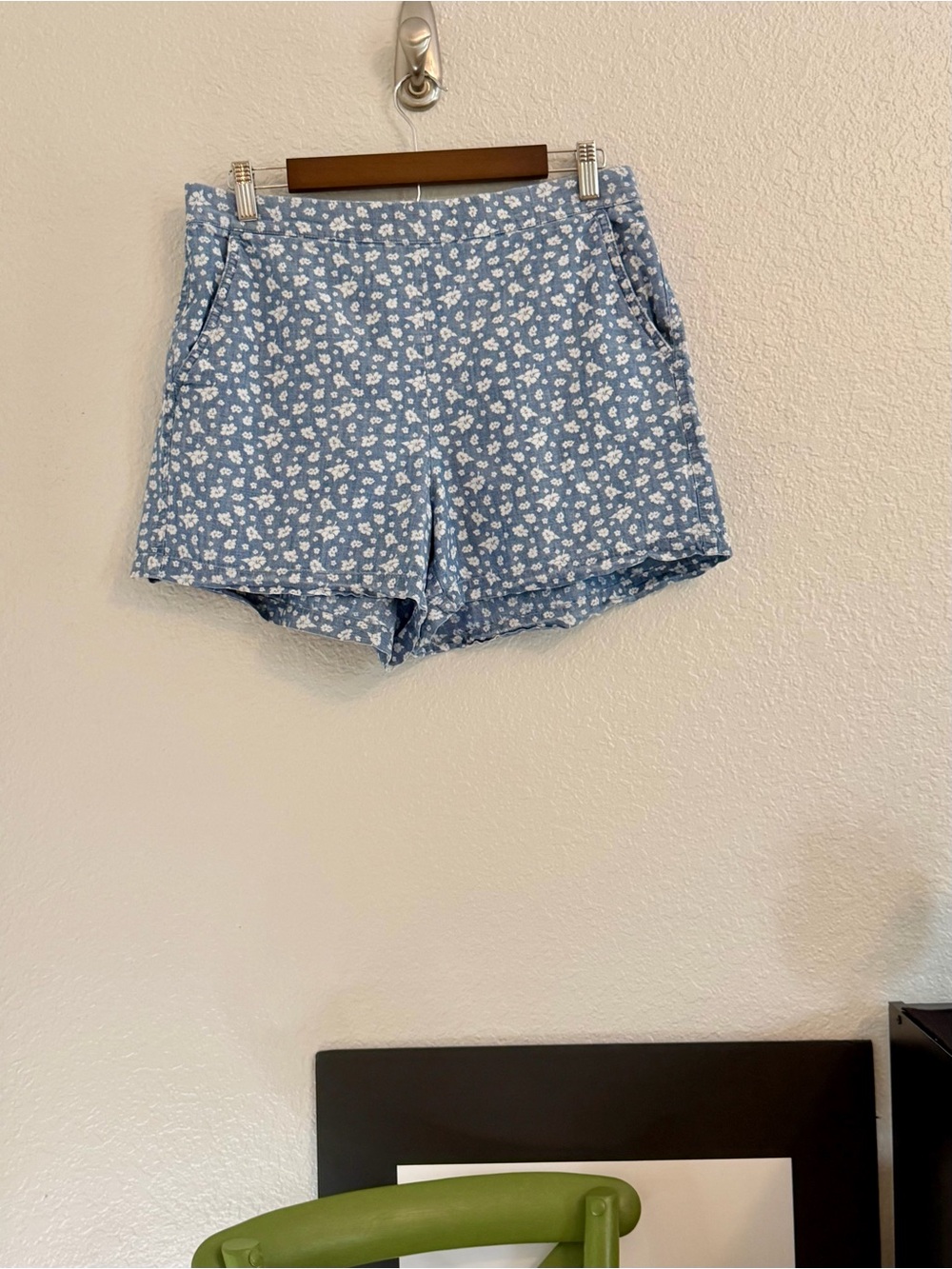 J.Crew Mercantile Floral Chambray Short — Size M